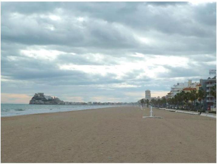 The Beach Across The Street Peñíscola Exterior foto