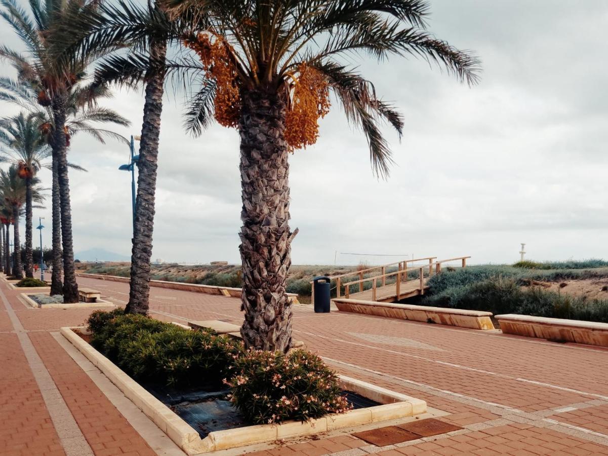 The Beach Across The Street Peñíscola Exterior foto